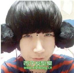 成人蘑菇头理发视频,轻松打造潮流发型